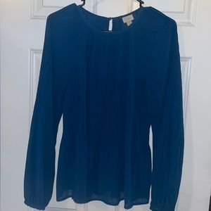 Women’s flowy top